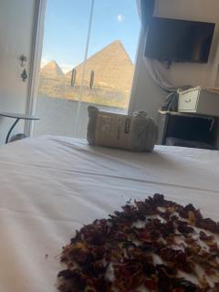 Pyramids essence view - 6