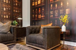 Bourbon Themed Family Home Perfect for Groups - 4