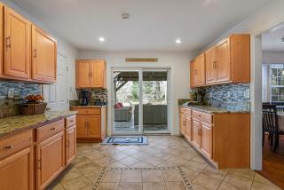 Cozy 4BR Retreat - Private backyard, Gazebo & Grill - 6