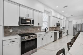 43 Seacroft - Luxury Home in 30A — Sleeps 46, Perfect for Large Groups & Beach Getaways - 7