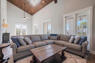 Array of Sunshine - Vacation Home Near the Beach with Private Pool - 3