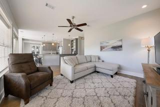 Array of Sunshine - Vacation Home Near the Beach with Private Pool - 2