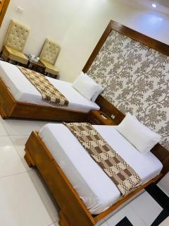 Family Lodge Guest House - 8