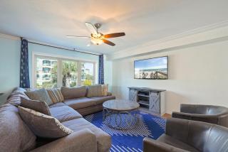 Beach Funatics - Beach Front Home with Private Pool Area & Game Room - 5
