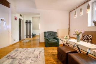 Lavender Attic w AC working desks - 4