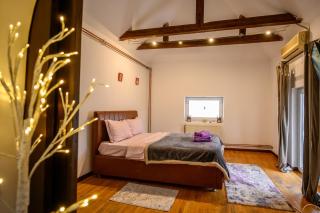 Lavender Attic w AC working desks - 8