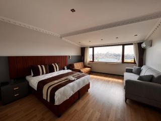 The PeraPort Hotel - 4