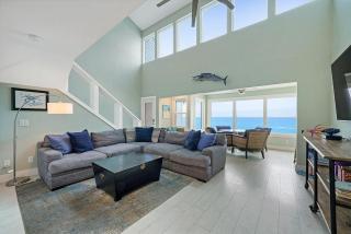 Bogey's Beach House - Beachfront Vacation Home with a Gulf View & Huge Deck - 9