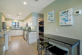 Bogey's Beach House - Beachfront Vacation Home with a Gulf View & Huge Deck - 3