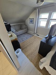 Seaside Cottage 180 Views - 8