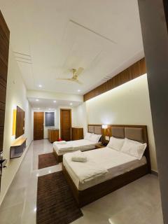 Rishikesh Sadan Studio- Best stay in Tapovan , Guests Favourite,Travellers Delight!! - 5