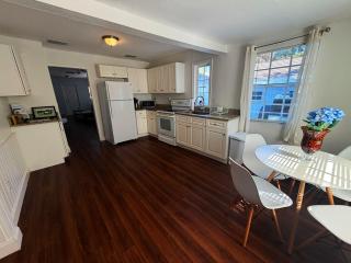 Welcome to your downtown cozy Fort Myers getaway - 2