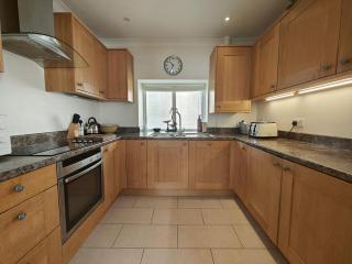 3 Bed in Dartmouth oc-b33359 - 6