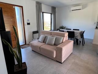 Casa con Pileta, Parrilla y Jardín en Rosario, Funes, Santa Fe - 3