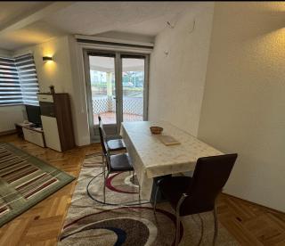 Golden Lilly Apartment - 5