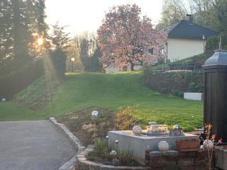 Yellow House Apartments - Top 5 - 8