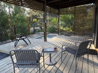 Small paradise by the sea and the stream - 1