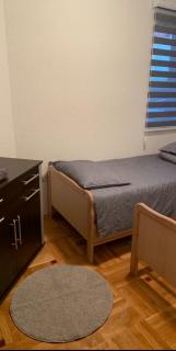 Golden Lilly Apartment - 2