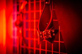 Love Room, L'interdit - 1