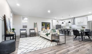 4BR Walk to Children's Museum Near Downtown - 0