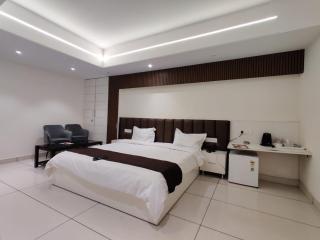Hotel M K - 4