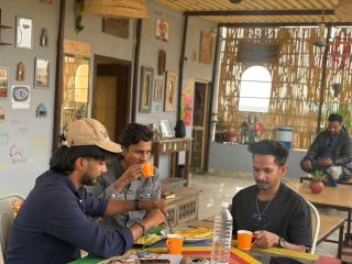 Incredible's Hostel & Safari - 0