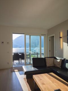 Apartment Madeline - Stunning Lake View with a Pool and a Private Parking - 1