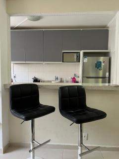 Apto na Enseada a 600m da praia - 1