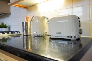 Excellency Stays , Contractors ,families , long stays , Free Parking , - 7