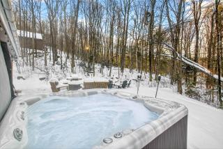 Killington Chalet with Hot Tub, Patio and Views - 9
