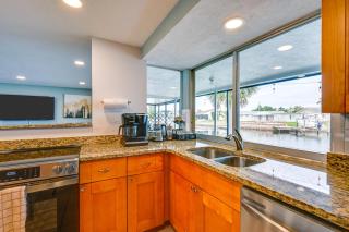 4 Mi to Beach! Waterfront New Port Richey Retreat - 8