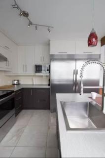 Chouette loft urbain avec foyer - 2