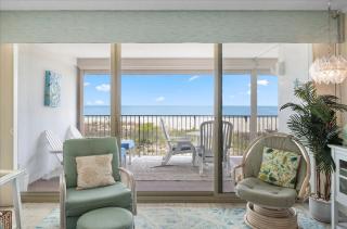 Beautiful 3 Bedroom English Towers Condo with Indoor Pool & Fitness Center! - 7