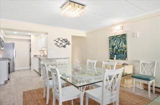 Beautiful 3 Bedroom English Towers Condo with Indoor Pool & Fitness Center! - 3
