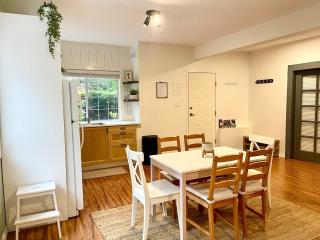 Spacious & Family Friendly Mountain Base Stay - The Grouse Hideaway - North Vancouver - 5