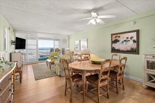 Spacious 3 Bedroom English Towers Unit with Bayside Views and Indoor Pool! - 4