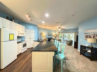 Lovely 3 Bed3 Bath Pet FriendlyVilla - Walk to the beach pools and tennis #75 Ocean Breeze - 4