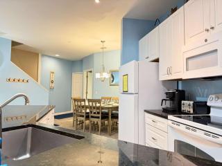 Lovely 3 Bed3 Bath Pet FriendlyVilla - Walk to the beach pools and tennis #75 Ocean Breeze - 2