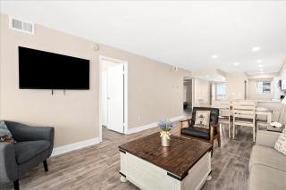 Beautiful Direct Ocean Views from this Remodeled English Towers Condo! - 6
