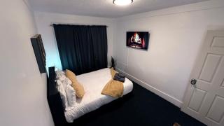 Bachi - Private Room 3 with Parking, Desk & Fast WiFi near Yale, Quinnipiac, SCSU & Hospitals - 1