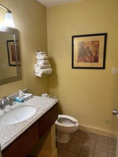 Brookings Inn - 1