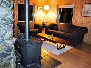 Welcome to the Dancing Bear Cabin Sleeps 8 - 5