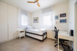 Arnona 4BR Brand new Modern Suite - 2