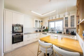 Arnona 4BR Brand new Modern Suite - 6