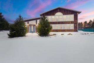 Myrtle Villa 7BR Near Mount Snow with Indoor Heated Endless Style Pool Outdoor Hot Tub - 5