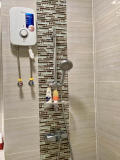 Cozy and Relaxing Private Studio with free Luxurious Pool and Gym - 3