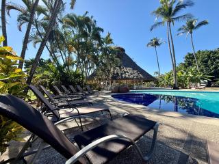 Premium Glamping - Pool Waterslide Wi-Fi & Private Patio Lounge - 0