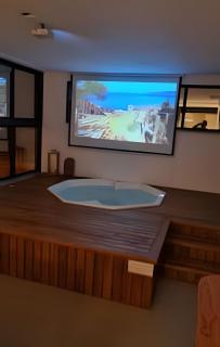 Jacuzzi coberta e aquecida com entrada particular - 6