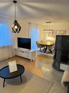 Ferienwohnung Alex großzügig, modern mit Balkon - 1