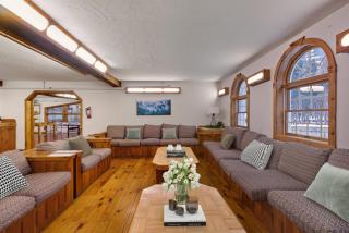 12BR Villa Near Mount Snow Sleeps 32 Hot Tub & Indoor Pool - 5